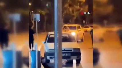 Adana'da trafikte ''zombi kadın'' gerginliği...