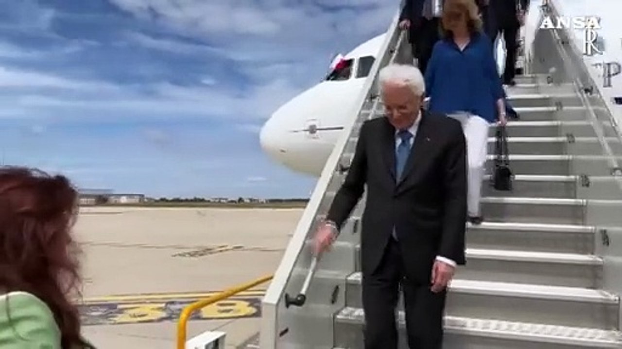 Mattarella arrivato a Parigi per l'apertura del...