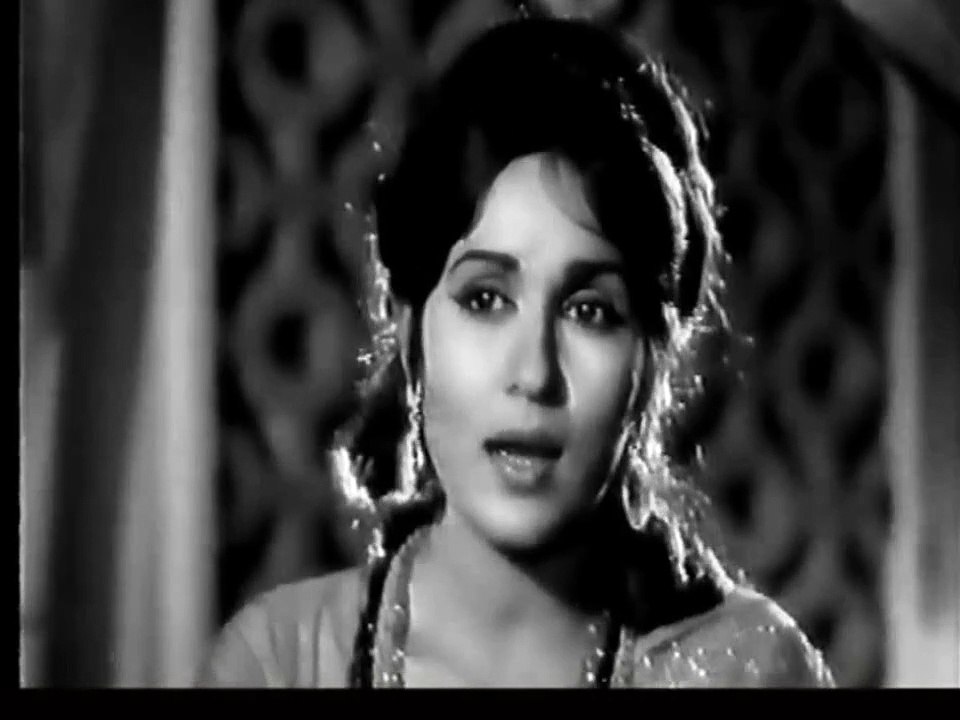 Abhi Dhond hi rahi thi - Shamim Ara Waheed Murad 1