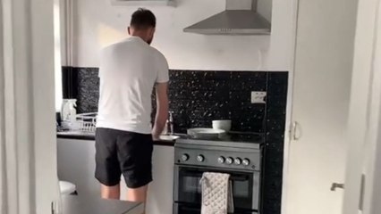 Man's kitchen chores end in a messy disaster after his wife’s gentle kick