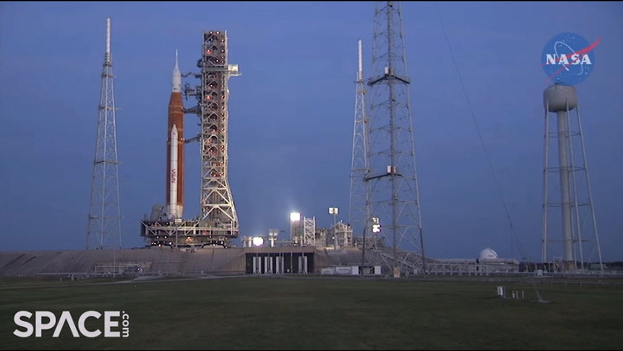 Time-Lapse Of NASA's Artemis 1 Moon Rocket Land...