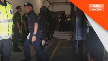 10 termasuk pengurus bank didakwa