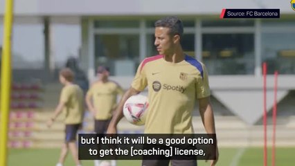 Télécharger la video: Flick explains decision to add Thiago to his coaching staff