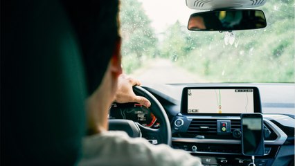 Un garçon de 10 ans "héroïque" prend le volant pour sauver son grand-père victime d'un malaise