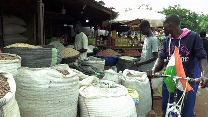 بعد عام من الانقلاب: حالة من الإحباط في النيجر جرّاء التدهور الاقتصادي وعزلة البلاد