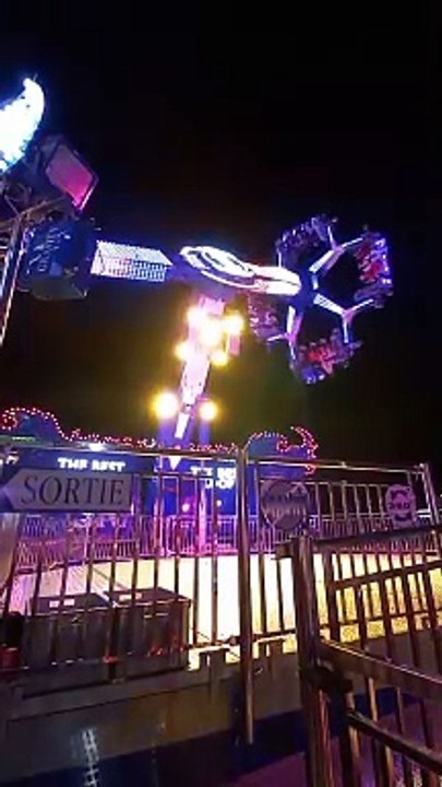 Nombreuses Attractions   Foire des Rameaux de Grenoble  #france #grenoble #foire #divertissement   (46)