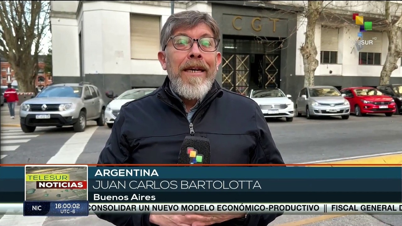 En Argentina, trabajadores se reúnen en rechazo a políticas de Javier Milei