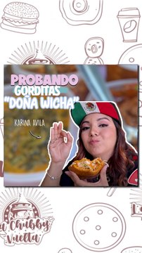 Doña Wicha prepara gorditas rojas fritas con guisos muy sabrosos.