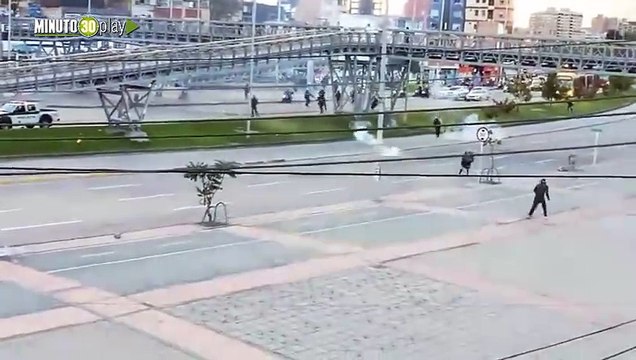 Artefacto explosivo deja un policía herido en disturbios de La Universidad Nacional de Bogotá