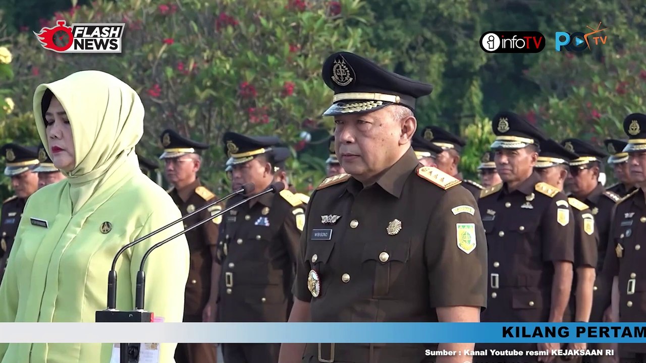 WAKIL JAKSA AGUNG PIMPIN UPACARA ZIARAH DAN TABUR BUNGA DI TAMAN MAKAM PAHLAWAN KALIBATA PERINGATI HBA KE-64 DAN HUT IAD KE-24