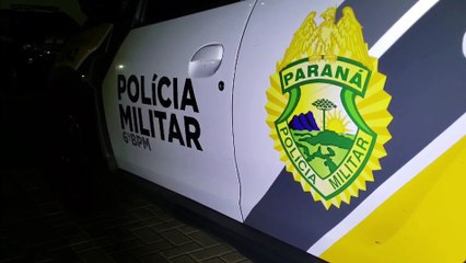 Homem pendura na janela para ver vizinha tomando banho e acaba detido pela PM