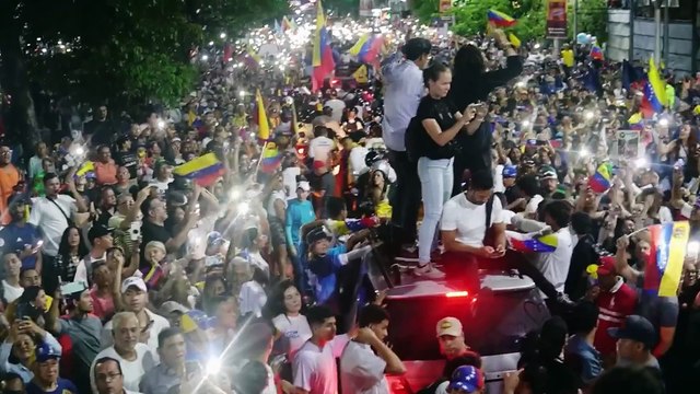 Maduro y González cierran sus campañas con un baño de masas