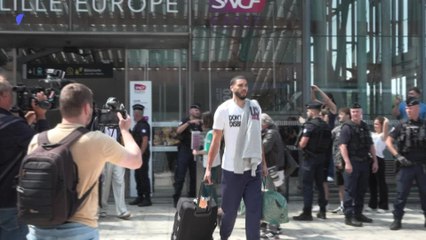 JO 2024 : les fans de NBA ont vu leurs idoles de l'équipe de basket-ball américaine débarquer à Lille