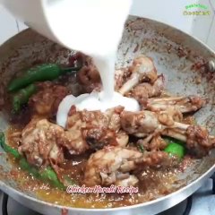 Yummy quick and easy chicken karahi making/Pakistani chicken karahi.