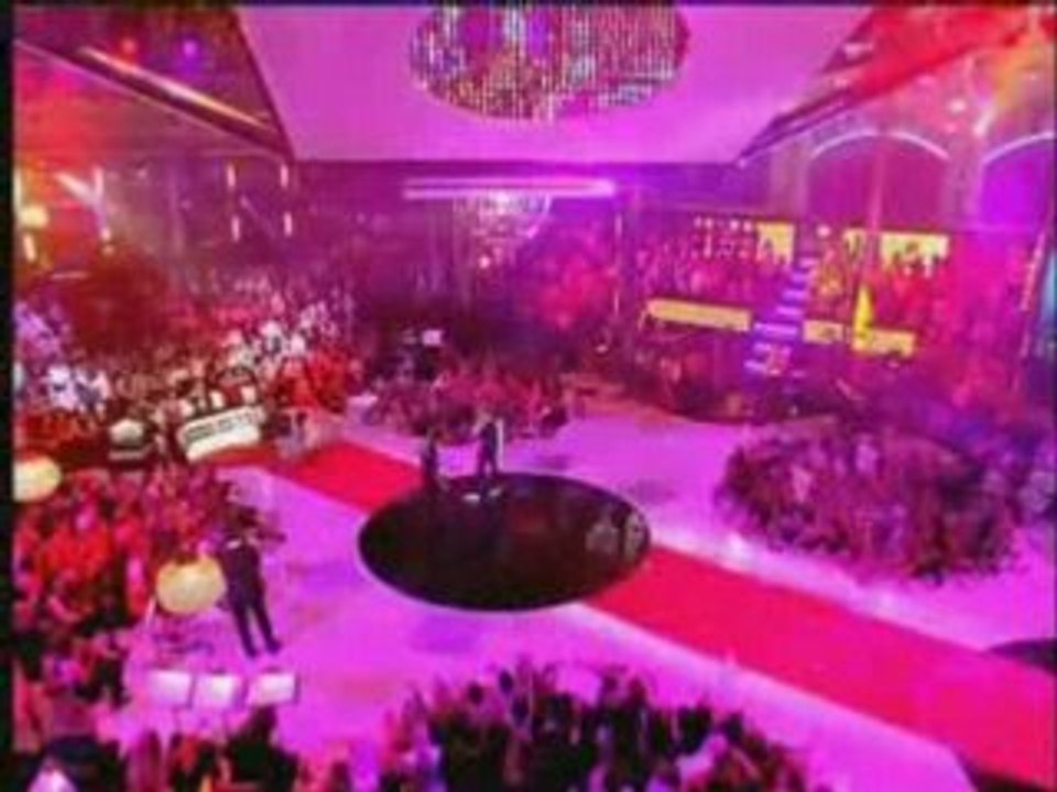 Jules et Benjamin chantent Just a gigolo