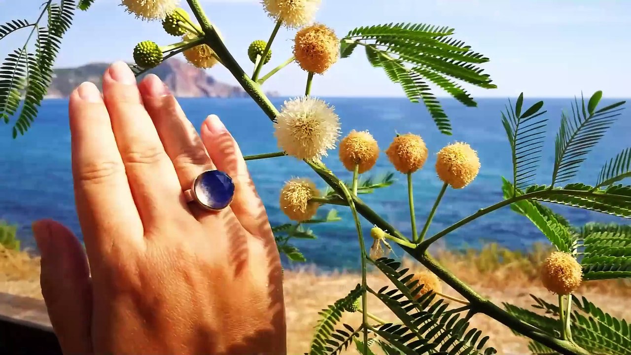 World of Crystal Stars - Mood Ring - Sterling Silver 925 - AAA Crystal Quartz