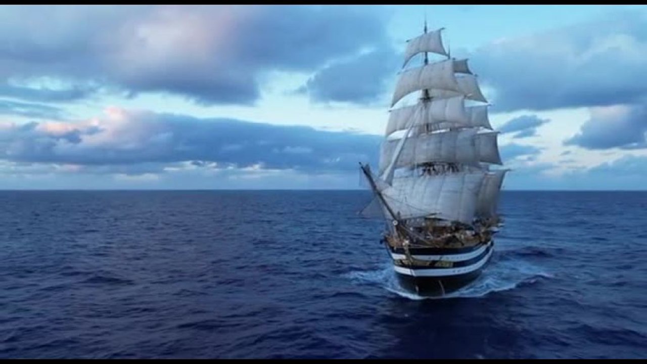 Nave Vespucci arriva alle Hawaii, calorosa accoglienza a Honolulu