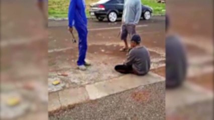 Suspeito de furto não foi preso mas recebeu o 'carinho' dos moradores que flagraram crime; veja o vídeo