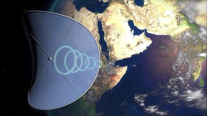 Paneles solares en el espacio