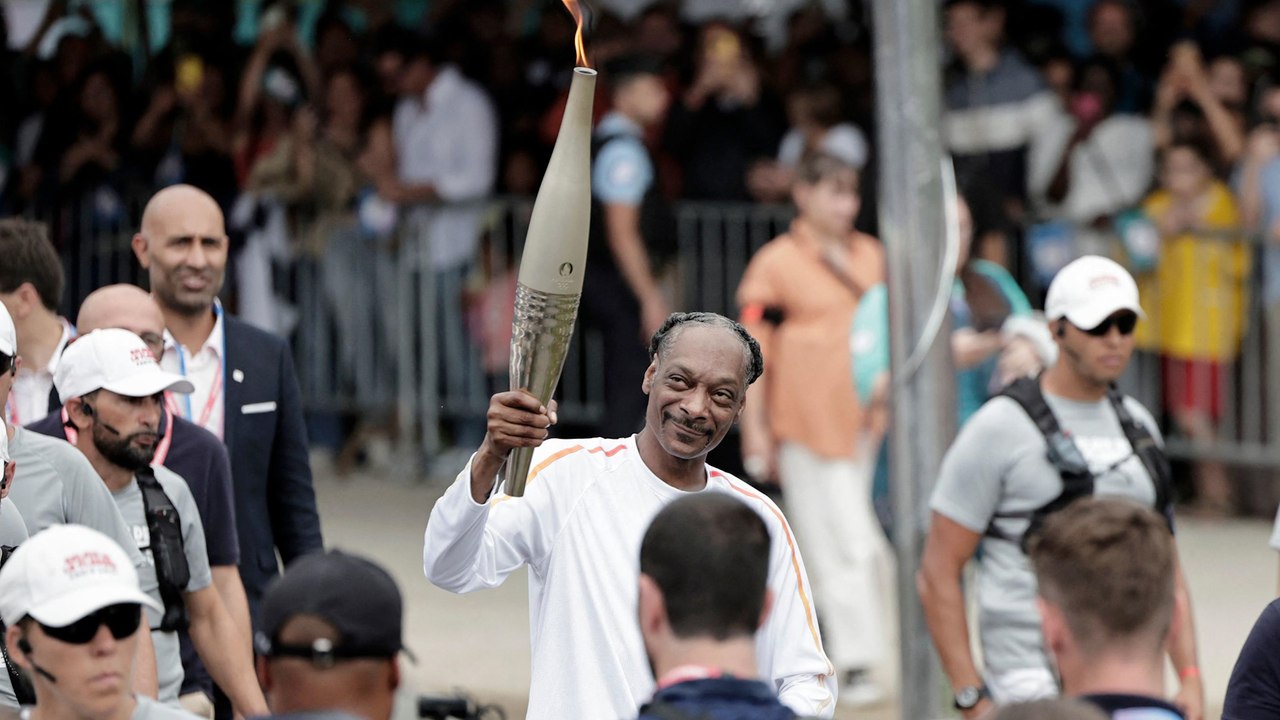 Snoop Dogg a porté la flamme olympique à Saint-Denis devant une foule conquise