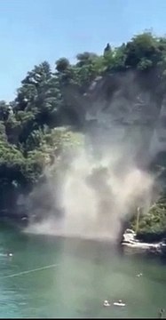 Paura a Napoli, dopo il terremoto crolla un costone a Bacoli