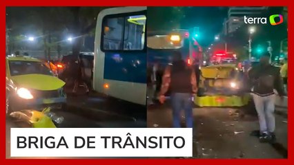 下载视频: Engavetamento entre ônibus e carros deixa nove feridos no Rio de Janeiro