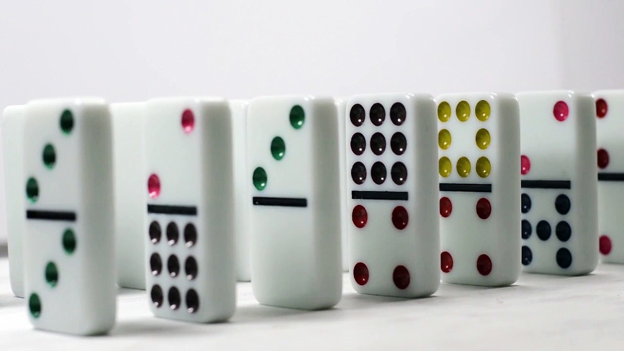 Dominoes