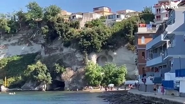 Nuova scossa di terremoto ai Campi Flegrei, avvertita anche in una spiaggia di Baia