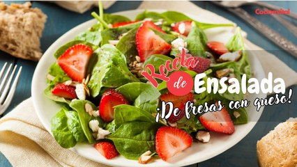 Ensalada de queso panela con fresas y aderezo de miel
