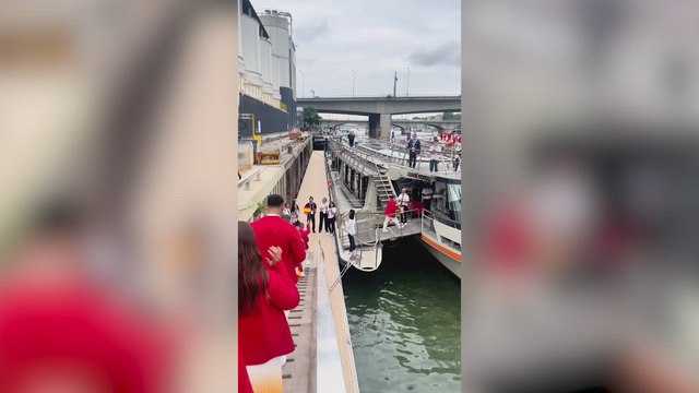 La delegación española camino de la ceremonia de inauguración de los JJOO