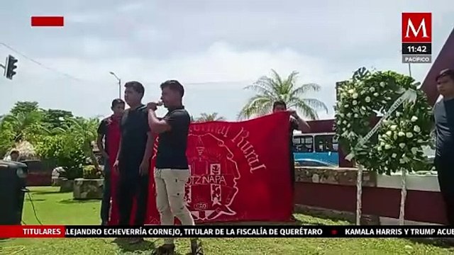 Normalistas de Ayotzinapa acusan a AMLO de mentir en avances de los 43