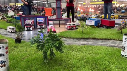 RC Feuerwehrauto im Einsatz 🚒🔥 | Fire Truck Extinguishes House Fire at Vienna Exhibition