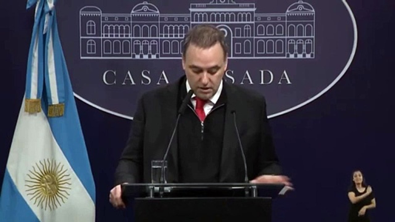 Por Venezuela el vocero Adorni criticó a Madres de Plaza de Mayo y defendió a Alberto Fernández