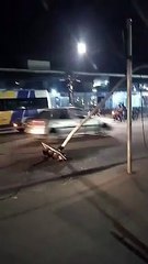 Caminhão bate em semáforo próximo ao Pátio Shopping Maceió