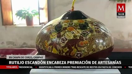 El gobernador de Chiapas precede la premiación de concursos de artesanías