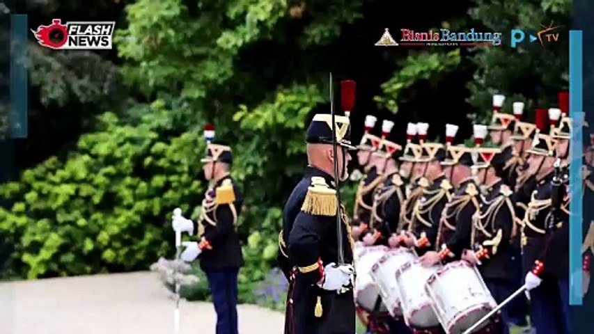 Kunker Ke Prancis Prabowo Disambut Presiden Macron Di Istana Elysee Prancis Bahas Kerjasama RI-Prancis