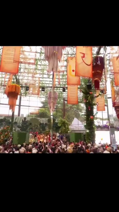 When Mukesh Ambani takes the Radhika Merchant in her Baraat ✨  #AnantRadhikaCelebration #ARWeddingCelebrations #AnantRadhikaWedding #anantandradhika #anantambaniwedding #anantwedsradhika #AnantRadhika #radhikamerchant #anantambaniradhikamerchantwedding #A