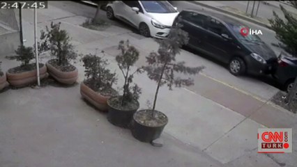 Video Haber | Freni boşalan tır 5 araca çarptı! Bir kişi araya sıkıştı...