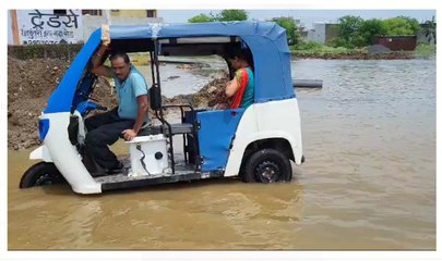 下载视频: MP rain :  रात की बरसात ने छीना दिन का चैन और सुकून बरसात बन कर आई आफत - वीडियो