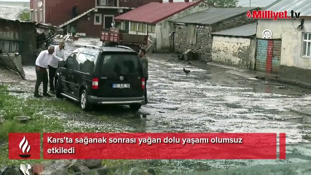 Kars dolu yağışıyla beyaza büründü