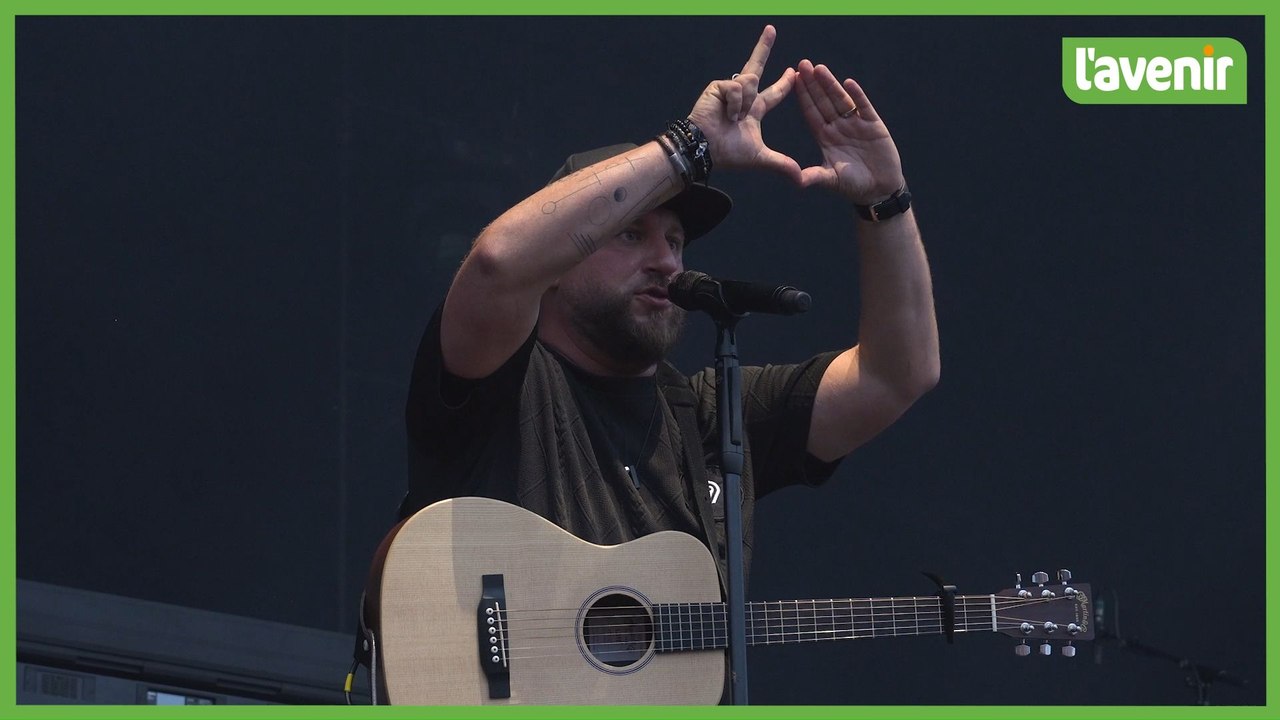 Ykons relève le défi ... haut les mains avec plusieurs milliers de festivaliers aux Gens d'Ere