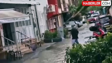 Bursa'da yollar dereye, merdivenler şelaleye döndü