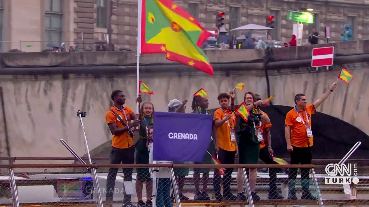 Olimpiyat ateşi Paris’te yandı! Türk bayrağı Sen Nehri'nde dalgalandı