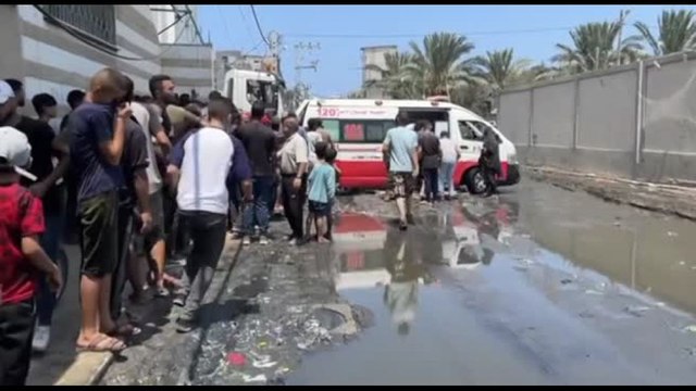Attacco israeliano su una scuola a Deir el-Balah, 30 morti