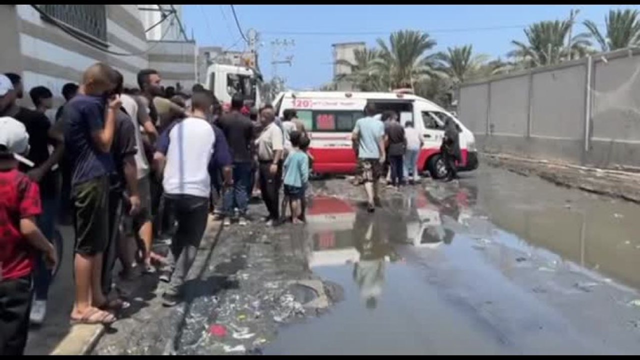 Attacco israeliano su una scuola a Deir el-Balah, 30 morti