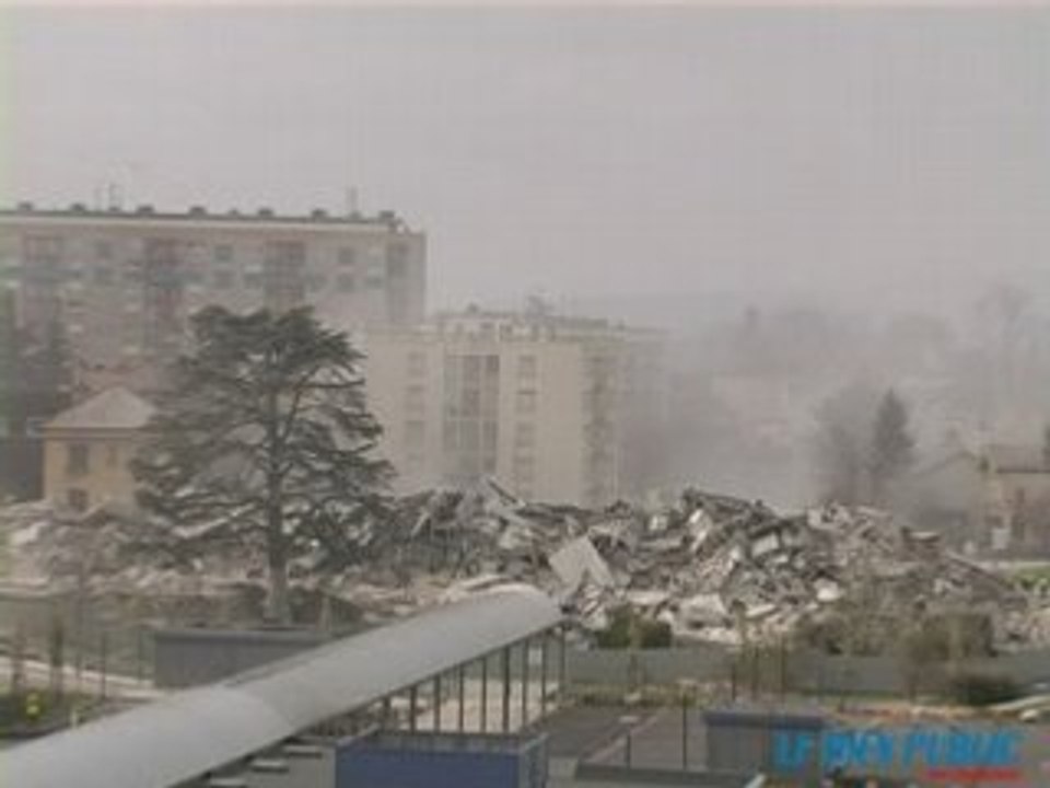 Implosion du bâtiment Charcot à Chenôve