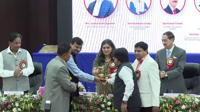 BAR COUNCIL OF GUJARAT'S GUJARAT LAW HERALD NEW WEBSITE & MOBILE APP LAUNCHED BY SUNITA AGRAWAL & RUSHIKESH PATEL IN AHMEDABAD