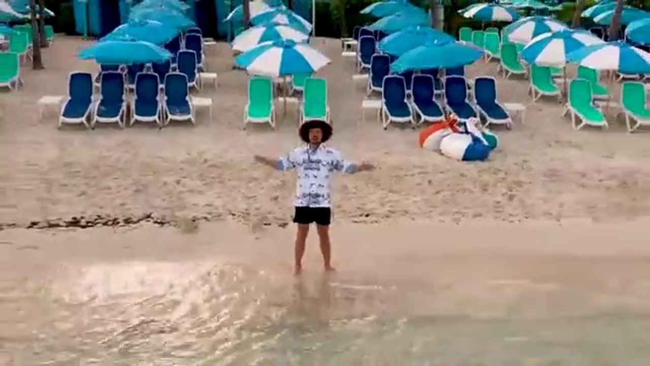 $1 vs $250,000,000 Private Island!