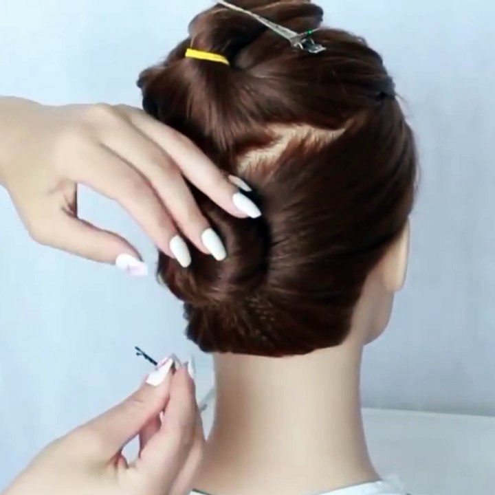 8 Easy DIY Summer Hairstyles