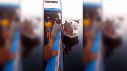 Barco pega fogo e passageiros se jogam no rio Negro, no AM; 7 estão desaparecidos